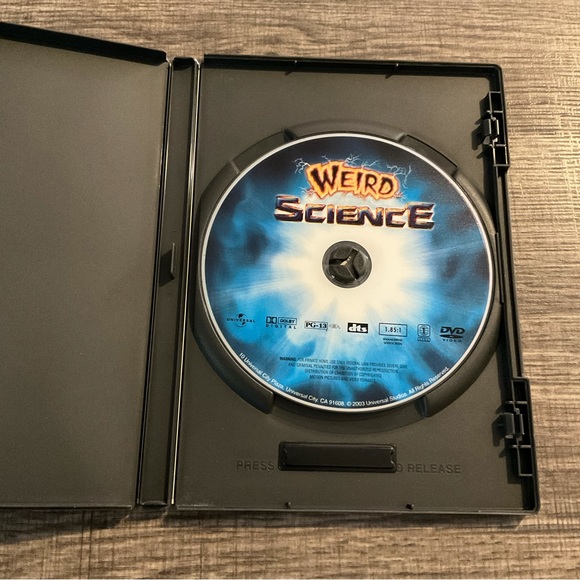 Weird Science DVD - Picture 3 of 4